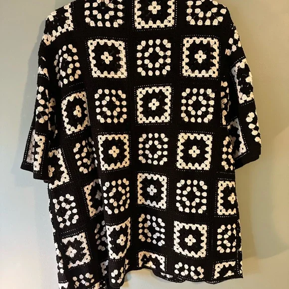 Abercrombie and Finch - Crochet shirt - Picture 3 of 3